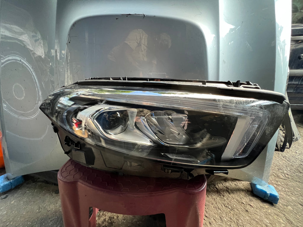 MERCEDES A CLASS W177 Full LED DRIVERSIDE RIGHT. HEADLIGHT 18-2022 A1779065003      MERCEDES A CLASS W177 2020 RIGHT DRIVE SIDE LED HEADLIGHT A1779065003 Clips broken  Observe all pictures please.