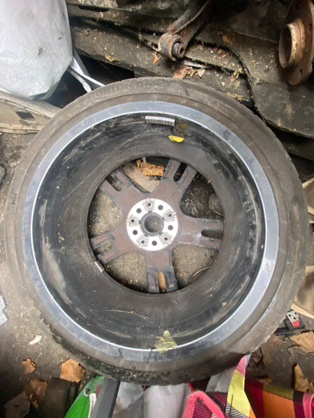 8092352
      Bmw 1 Series 2020 F40
Bmw 2 Series F44 18" 819  1 single Alloy wheel with tyre  8Jx18 needs refurbishment
 Observe all pictures please 
       Bmw 1 series  single f40 Alloy wheel