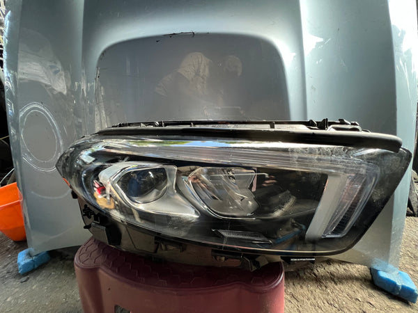 MERCEDES A CLASS W177 Full LED DRIVERSIDE RIGHT. HEADLIGHT 18-2022 A1779065003      MERCEDES A CLASS W177 2020 RIGHT DRIVE SIDE LED HEADLIGHT A1779065003 Clips broken  Observe all pictures please.