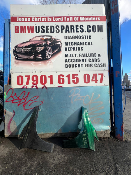 Bmw 2 series active tourer 
bmw f45
bmw f46
   
  Bmw 2 series 2018 f45 Active tourer front wings 
    7382183
   front wing BMW 2 series ACTIVE TOURER   
All Wings need repair 
please observe pictures 
41007382183