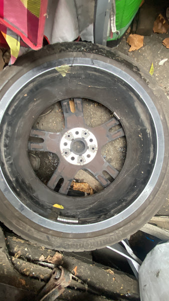 8092352
      Bmw 1 Series 2020 F40
Bmw 2 Series F44 18" 819  1 single Alloy wheel with tyre  8Jx18 needs refurbishment
 Observe all pictures please 
       Bmw 1 series  single f40 Alloy wheel