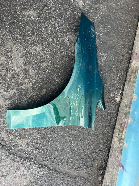 Bmw 2 series active tourer 
bmw f45
bmw f46
   
  Bmw 2 series 2018 f45 Active tourer front wings 
    7382183
   front wing BMW 2 series ACTIVE TOURER   
All Wings need repair 
please observe pictures 
41007382183