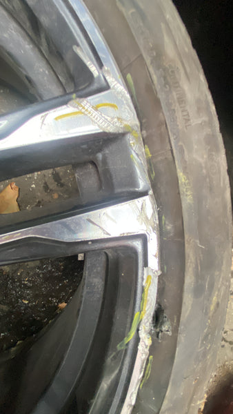 8092352
      Bmw 1 Series 2020 F40
Bmw 2 Series F44 18" 819  1 single Alloy wheel with tyre  8Jx18 needs refurbishment
 Observe all pictures please 
       Bmw 1 series  single f40 Alloy wheel