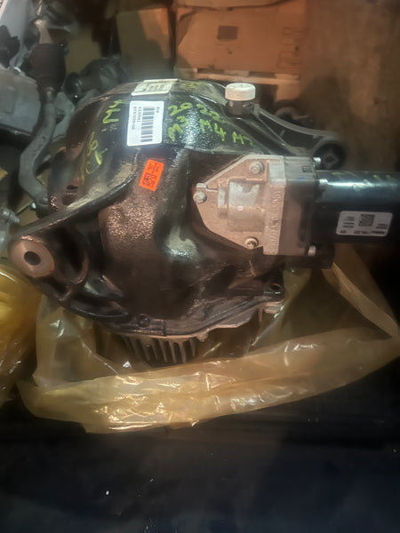 8747239
   BMW M4 2023  G82  rear diff  
    Bmw  M3 2020 G80  Rear Differential Diff S58 M GHUE315H
33108747240
BMW G80 G81 M3 G82 G83 M4 Rear Differential Diff S58 M 8747239 GHUE315H