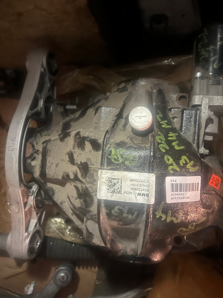 8747239
   BMW M4 2023  G82  rear diff  
    Bmw  M3 2020 G80  Rear Differential Diff S58 M GHUE315H
33108747240
BMW G80 G81 M3 G82 G83 M4 Rear Differential Diff S58 M 8747239 GHUE315H