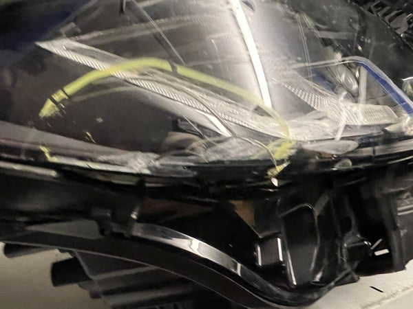 8082658
 Bmw M5 2020 passenger side headlight 
BMW 5 SERIES 2020 M5 F90 G30 LCI Driver side LED HEADLIGHT SHADOW LINE 
BMW 5 SERIES M5 F90 G30 LCI LED HEADLIGHT SHADOW LINE RIGHT DRIVER 8082658 2022
This light is scuffed 
please observe all pictures