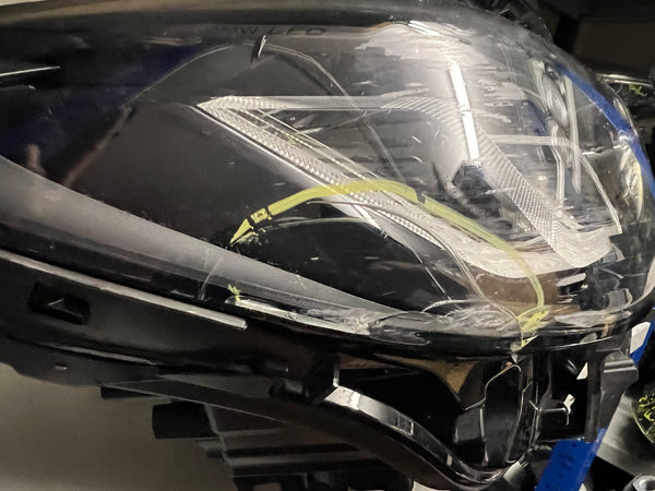 8082658
 Bmw M5 2020 passenger side headlight 
BMW 5 SERIES 2020 M5 F90 G30 LCI Driver side LED HEADLIGHT SHADOW LINE 
BMW 5 SERIES M5 F90 G30 LCI LED HEADLIGHT SHADOW LINE RIGHT DRIVER 8082658 2022
This light is scuffed 
please observe all pictures