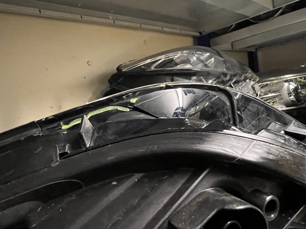 8082658
 Bmw M5 2020 passenger side headlight 
BMW 5 SERIES 2020 M5 F90 G30 LCI Driver side LED HEADLIGHT SHADOW LINE 
BMW 5 SERIES M5 F90 G30 LCI LED HEADLIGHT SHADOW LINE RIGHT DRIVER 8082658 2022
This light is scuffed 
please observe all pictures