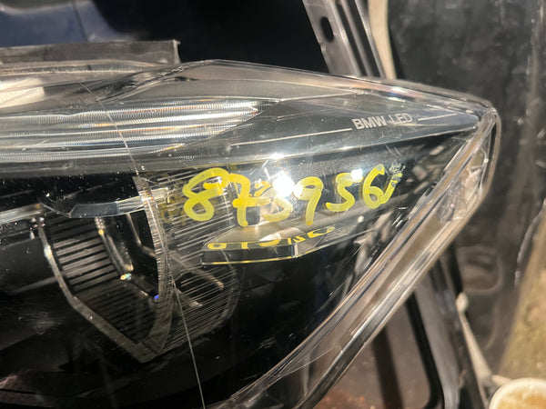 BMW 3 SERIES 2017 F30 F31 PASSENGER SIDE Led HEADLIGHT
8739561 
Bmw f30 headlight 
bmw part
bmw parts 
Hole on top of light 
which you can put  silicone 
please observe all pictures