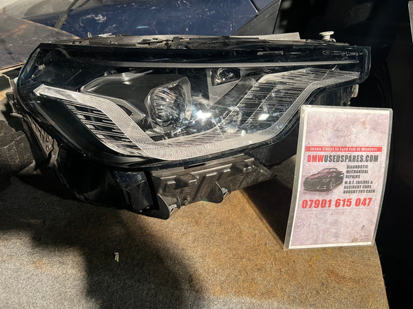 8083638
Bmw M2 2023 G42  driver side adaptive Led headlight 8083638 
12167220007-12
12167220007
Bmw M2 headlight 
bmwm2 light
bmw G42 headlight 
baroness bmw