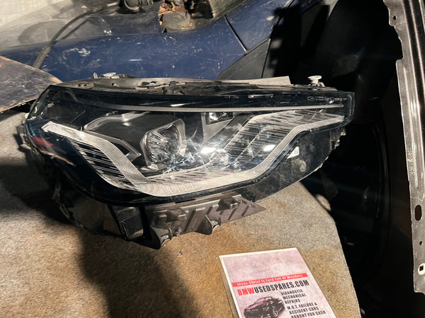 8083638
Bmw M2 2023 G42  driver side adaptive Led headlight 8083638 
12167220007-12
12167220007
Bmw M2 headlight 
bmwm2 light
bmw G42 headlight 
baroness bmw