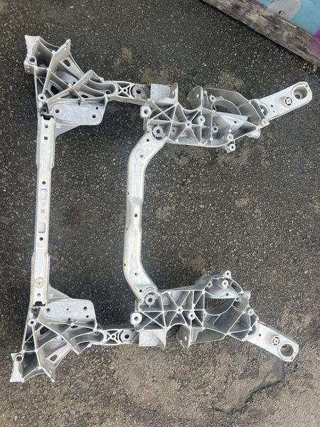 BMW 5 Series G30 530i xDrive 2018  Front Suspension Subframe  
needs Aluminium wielding
please observe pictures 
6873475
6887340
Bmw M5 2019 front suspension subframe