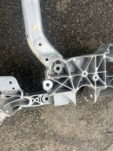 BMW 5 Series G30 530i xDrive 2018  Front Suspension Subframe  
needs Aluminium wielding
please observe pictures 
6873475
6887340
Bmw M5 2019 front suspension subframe