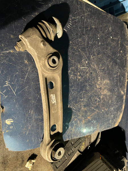 6861181 
BMW 5 SERIES 2022 (G31) 530d XDRIVE  passenger side FRONT OSCILLATING ARM SX LOWER
bmw g30 lower arm
bmw part
bmw parts 
bmw g30
baroness bmw