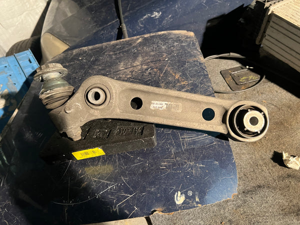 6861181 
BMW 5 SERIES 2022 (G31) 530d XDRIVE  passenger side FRONT OSCILLATING ARM SX LOWER
bmw g30 lower arm
bmw part
bmw parts 
bmw g30
baroness bmw