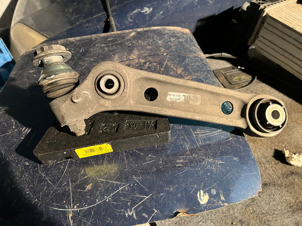 6861181 
BMW 5 SERIES 2022 (G31) 530d XDRIVE  passenger side FRONT OSCILLATING ARM SX LOWER
bmw g30 lower arm
bmw part
bmw parts 
bmw g30
baroness bmw
