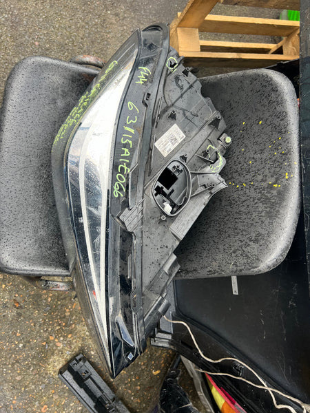 BMW 2 SERIES 2021 gran coupe  F44 DRIVERS SIDE LED HEAD LIGHT
  63115A1E066
BMW 2 series Gran coupe led headlight 
5A1E066
Bmw f44 led headlight 
clips broken 
hole on top/bottom of light 
please observe all pictures