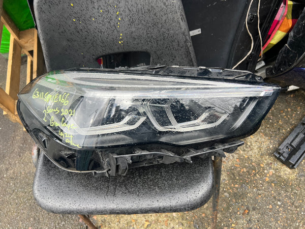 BMW 2 SERIES 2021 gran coupe  F44 DRIVERS SIDE LED HEAD LIGHT
  63115A1E066
BMW 2 series Gran coupe led headlight 
5A1E066
Bmw f44 led headlight 
clips broken 
hole on top/bottom of light 
please observe all pictures