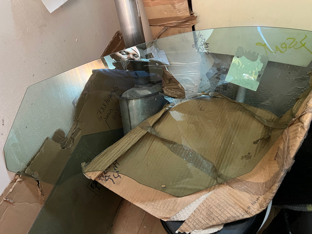 BMW 7 series 2015 F01 passenger side glass 
Bmw F02 F04 FRONT LEFT DOOR GLASS SIDE WINDOW
51337182083
7182083
bmw glass
bmw part
bmw parts
 baroness bmw
baroness the bm lady
bmw
bmw parts uk