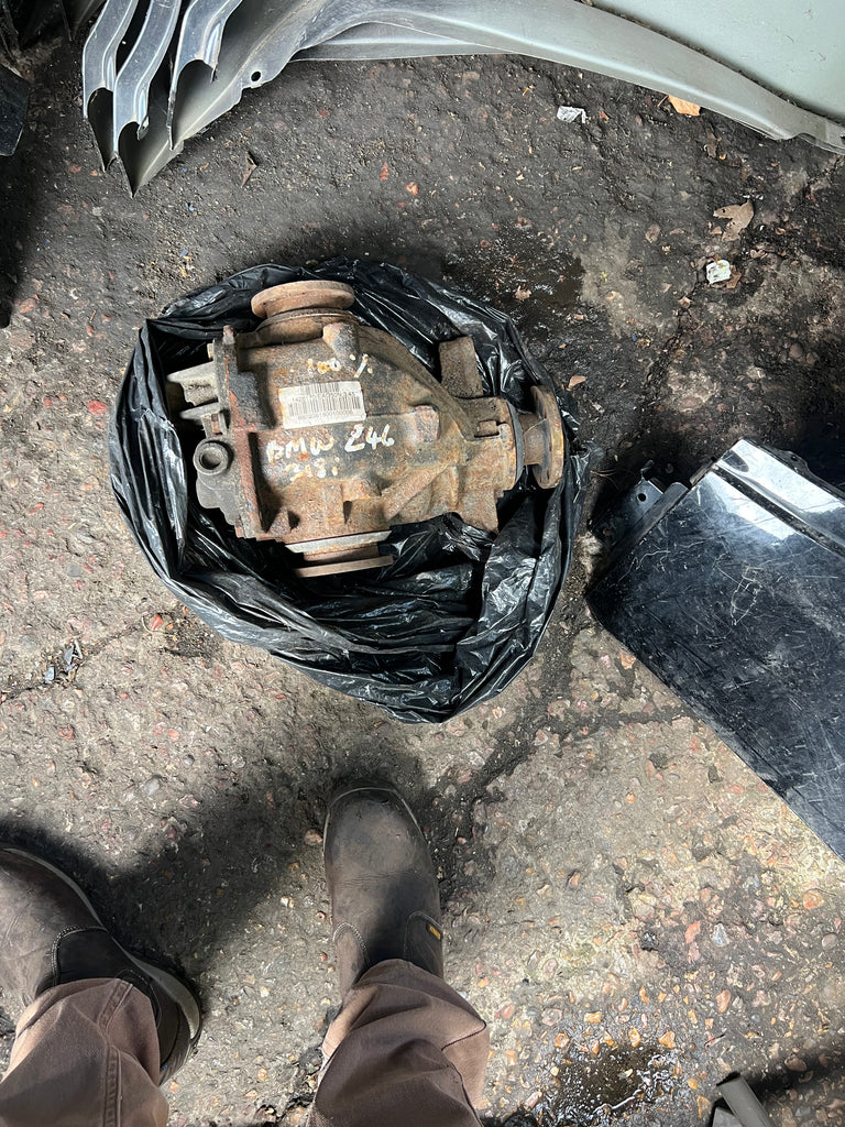 BMW 3 SERIES E46 REAR DIFFERENTIAL
bmw e46 REAR DIFF
1428170
(DIFF RATIO - 3:45)
bmw diff
bmw rear diff
bmw part
bmw parts 
baronessbmw 
baronessthebmlady
bmw