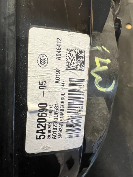 BMW 1 SERIES 2022 F40 Driver side Wing  Housing 
 no glass
no cover 
cover under the indicator light needs replacing 
observe all pictures please 
  5A20690
