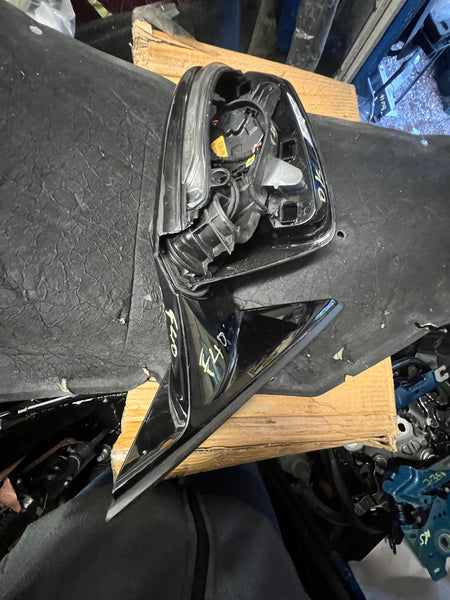 BMW 1 SERIES 2022 F40 Driver side Wing  Housing 
 no glass
no cover 
cover under the indicator light needs replacing 
observe all pictures please 
  5A20690