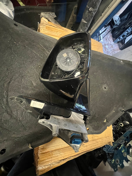 BMW 1 SERIES 2022 F40 Driver side Wing  Housing 
 no glass
no cover 
cover under the indicator light needs replacing 
observe all pictures please 
  5A20690