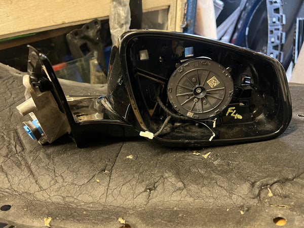 BMW 1 SERIES 2022 F40 Driver side Wing  Housing 
 no glass
no cover 
cover under the indicator light needs replacing 
observe all pictures please 
  5A20690