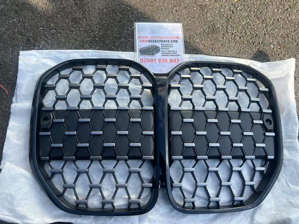 BMW 4  Series 2024 FRONT KIDNEY GRILLE  Black  NEW
 51138078548
BMW 4 (G22/G23/G82) 2023 FRONT KIDNEY GRILL Black