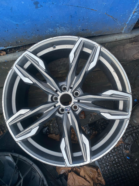8053455     BMW X3 2021 G01 front 1 single  alloywheel  X4 2021  G02 M SPORT 21" 8.5J Front 1 single alloywheel RIM  8053455 This alloy wheel has been repaired   please observe all pictures