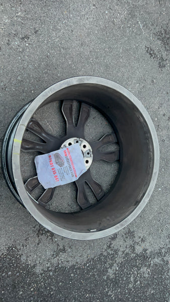 8053456  Genuine BMW X3 X4 9 j 21" Rear 1 single Alloy Wheel M Sport 718M M40i G01 G02 8053456  This wheel has 1 air line crack.  please observe all pictures.  must be refurbished   9.5J 21 Genuine BMW X3 G01 X4 G02 21" 718M BMW 7 G10 G11 G30 G31 8053456