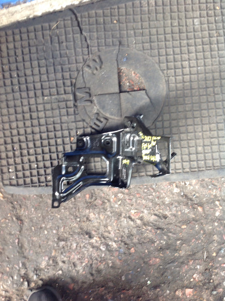 7302532 BMW 2  Series  2017  F45 F46  Front Right Headlight Support Arm   BMW 2 SERIES GRAN TOURER  driver side head light bracket