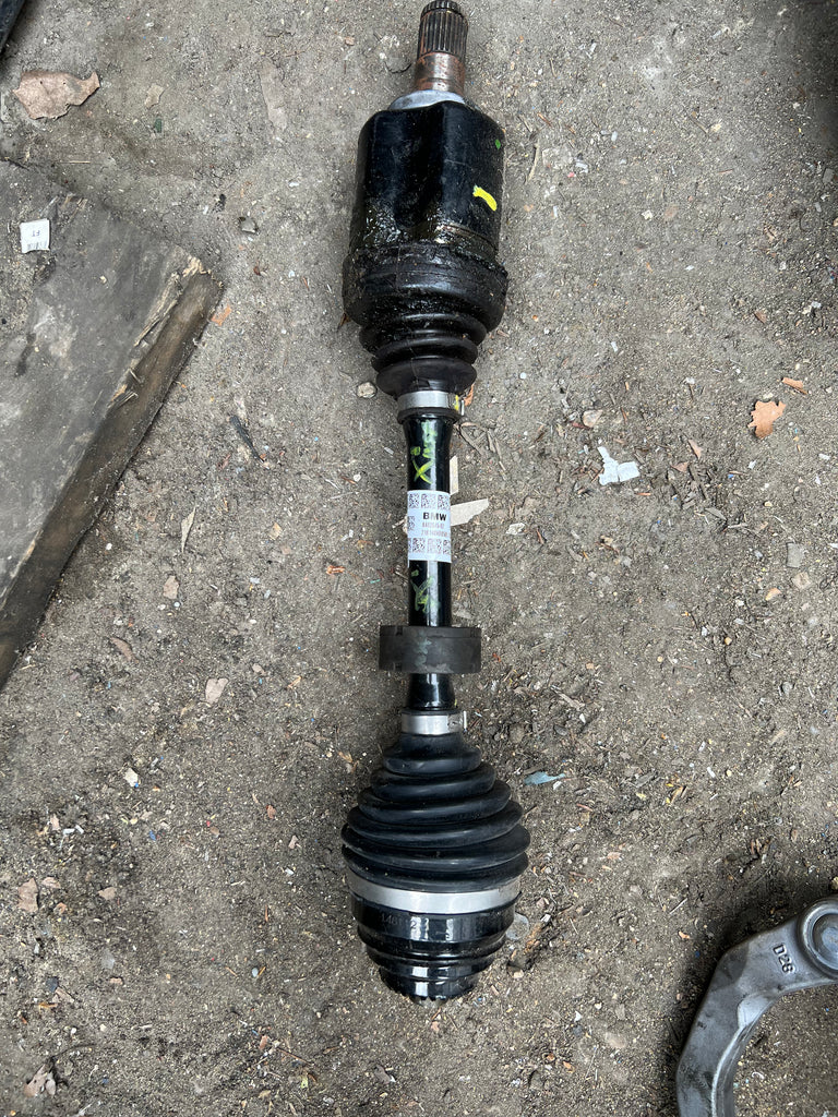 8482645   BMW 1 2 X1 X2 F39 F40 F44 F45 F46 F48 Front passenger side  Output Drive shaft 8482645  bmw 2 series  active tourer front passenger side drive shaft