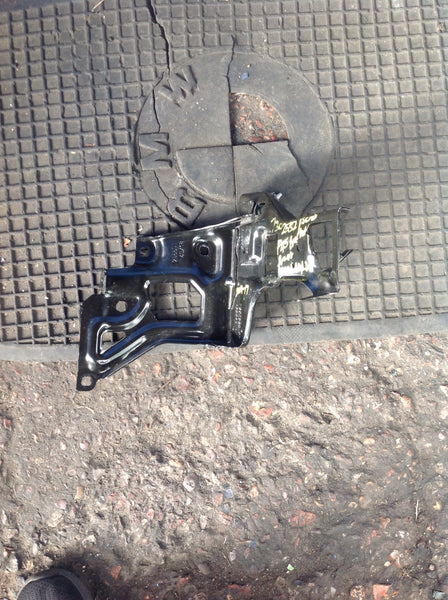 7302532 BMW 2  Series  2017  F45 F46  Front Right Headlight Support Arm   BMW 2 SERIES GRAN TOURER  driver side head light bracket