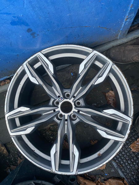 8053455     BMW X3 2021 G01 front 1 single  alloywheel  X4 2021  G02 M SPORT 21" 8.5J Front 1 single alloywheel RIM  8053455 This alloy wheel has been repaired   please observe all pictures