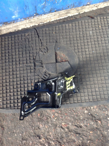 7302532 BMW 2  Series  2017  F45 F46  Front Right Headlight Support Arm   BMW 2 SERIES GRAN TOURER  driver side head light bracket