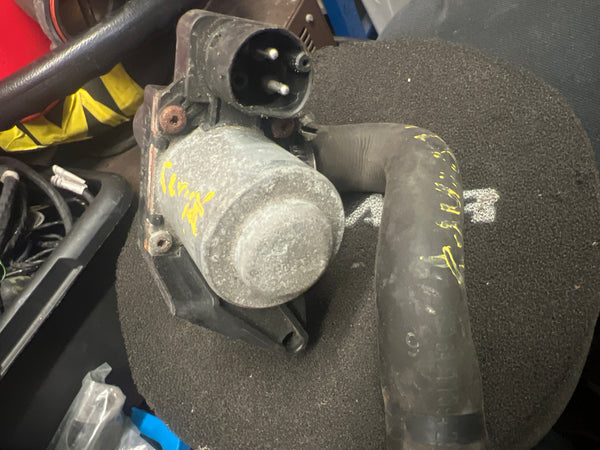 BMW 3 Series E36 1997 Heater control valve
8375443

Genuine 

Bmw E36 heater control valve