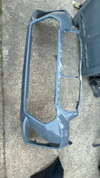 51119881907    BMW X1  2023 M SPORT XDRIVE U11 SUV FRONT BUMPER GREY 6 PDC   bit missing between the grille  bumper needs repair   please observe pictures   GENUINE