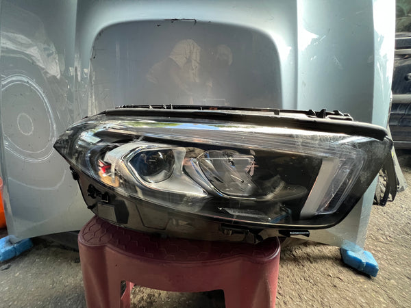 MERCEDES A CLASS W177 Full LED DRIVERSIDE RIGHT. HEADLIGHT 18-2022 A1779065003      MERCEDES A CLASS W177 2020 RIGHT DRIVE SIDE LED HEADLIGHT A1779065003 Clips broken  Observe all pictures please.