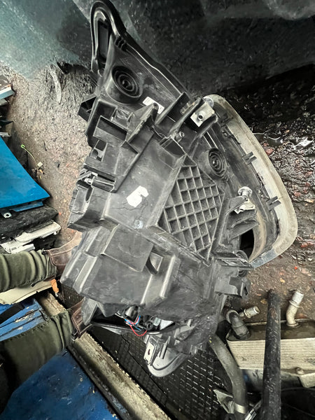 63118738687   BMW M2 2019 F87 2 SERIES 240I PASSENGER FULL LED ADAPTIVE HEADLIGHT  8738687