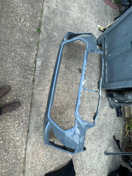 51119881907    BMW X1  2023 M SPORT XDRIVE U11 SUV FRONT BUMPER GREY 6 PDC   bit missing between the grille  bumper needs repair   please observe pictures   GENUINE