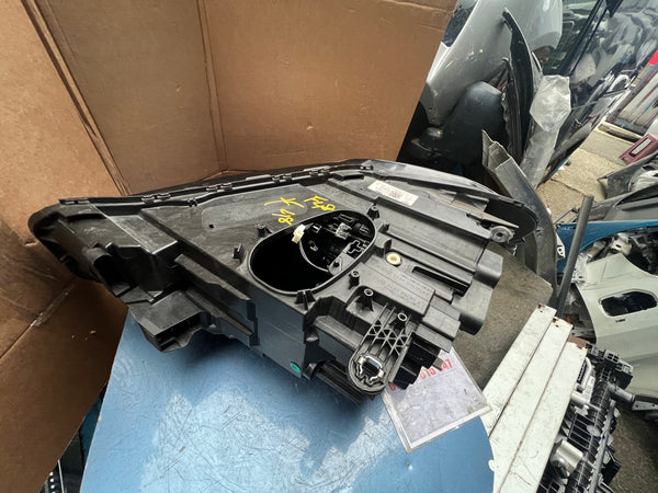 BMW X1 2020 F48 Driver Side led headlight

63117472252

7472252

bmw part

bmw x1 headlight 

bmw light

bmw x1

bmw f48

baronessthebmlady

baronessbmw