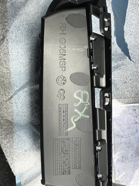 Bmw part 

Bmw parts

51128092688

BMW X5  2021 G05 Driver Side fog light BUMPER GRILLE TRIM

8092688

NEW

GENUINE

BMW X5 G05 BUMPER M SPORT  Driver side FOG LAMP COVER