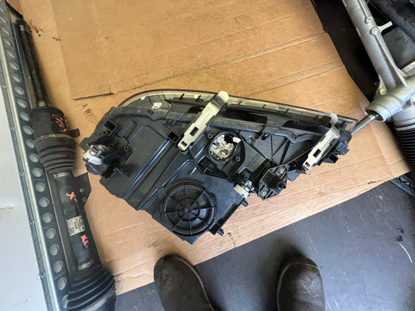 BMW 7 SERIES 2018  G11  Driver side Led headlight   8499222