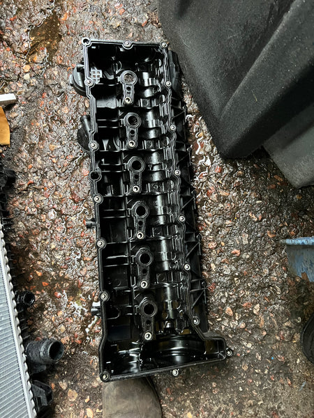 BMW 5 series 2016 F10 rocker cover Diesel 230kW Rocker cam cover

8507607

Bmw 335 diesel rocker cover