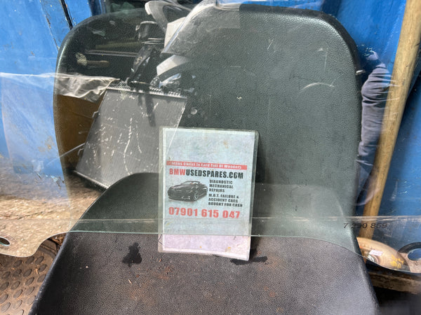 BMW I3 13-22 N/S Passenger Front Door Glass Window 7290859