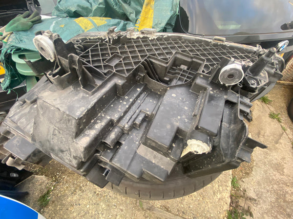 Bmw 5 Series G30 2021  Driver side Full Led Headlight 

9479260

The glass is scuffed 

please observe all pictures 

Bmw part

Bmw parts 

bmw g30 headlight

bmw light