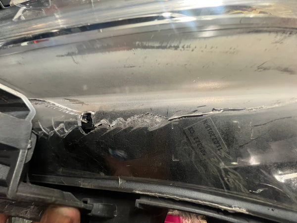 63117420441 

     BMW X2 2018 f39 passenger side FULL LED  headlight

   7420441