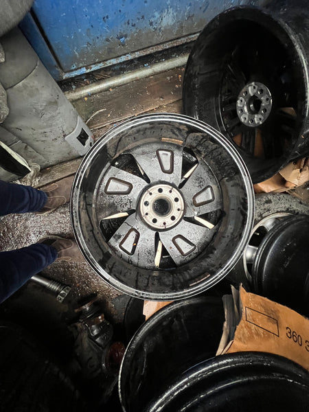 6856897  BMW i3 2015  1 single front ALLOY WHEEL  5/1/2 5J 19 BLACK DIAMOND CUT