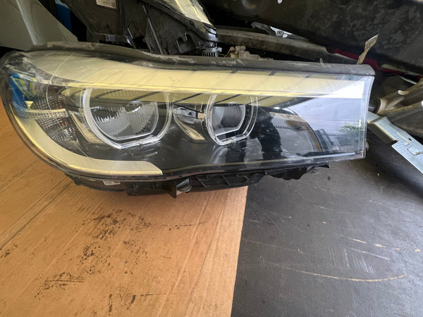 BMW 7 SERIES 2018  G11  Driver side Led headlight   8499222